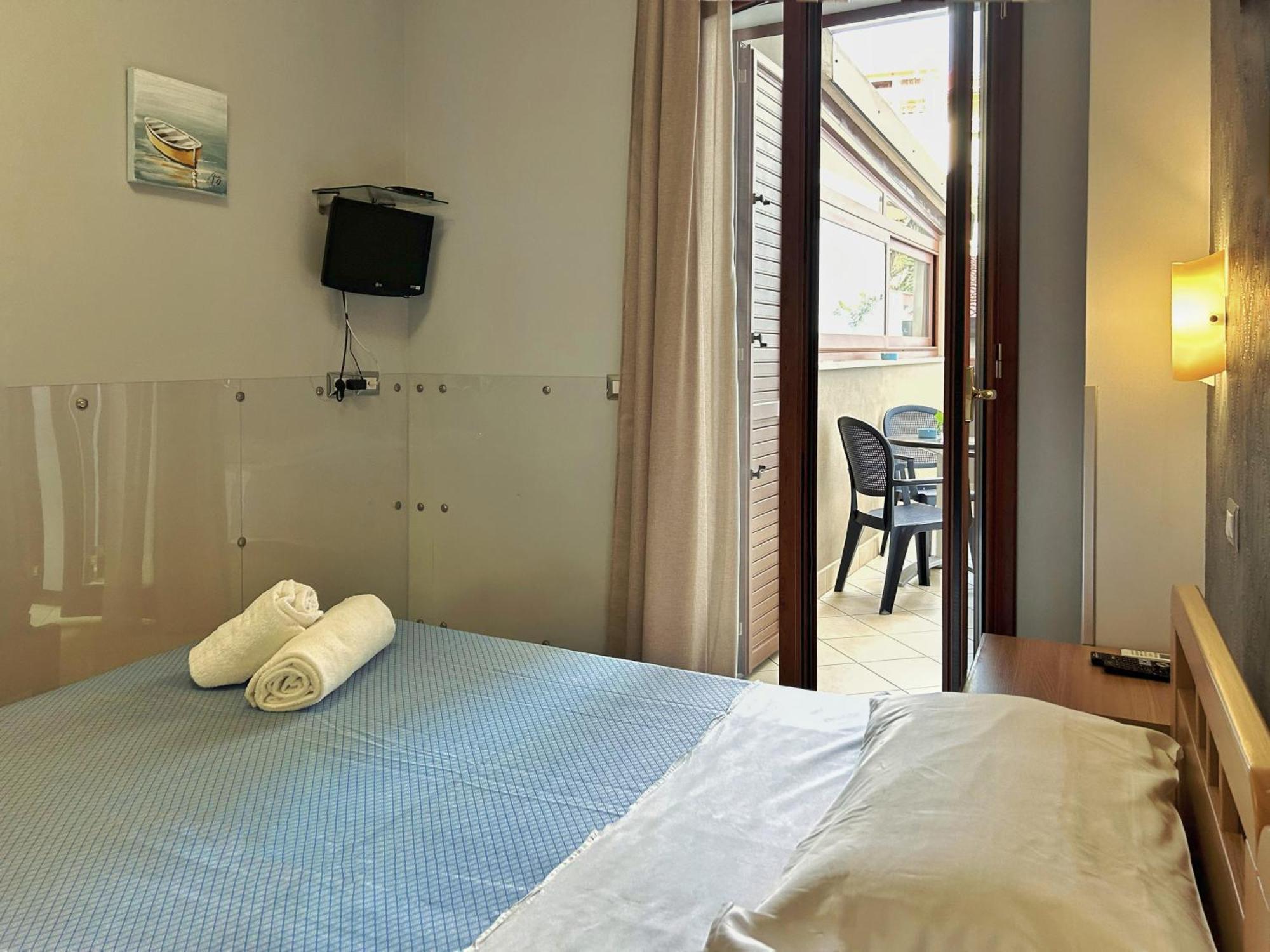 Bed and Breakfast La Piazzetta Джардини-Наксос Экстерьер фото