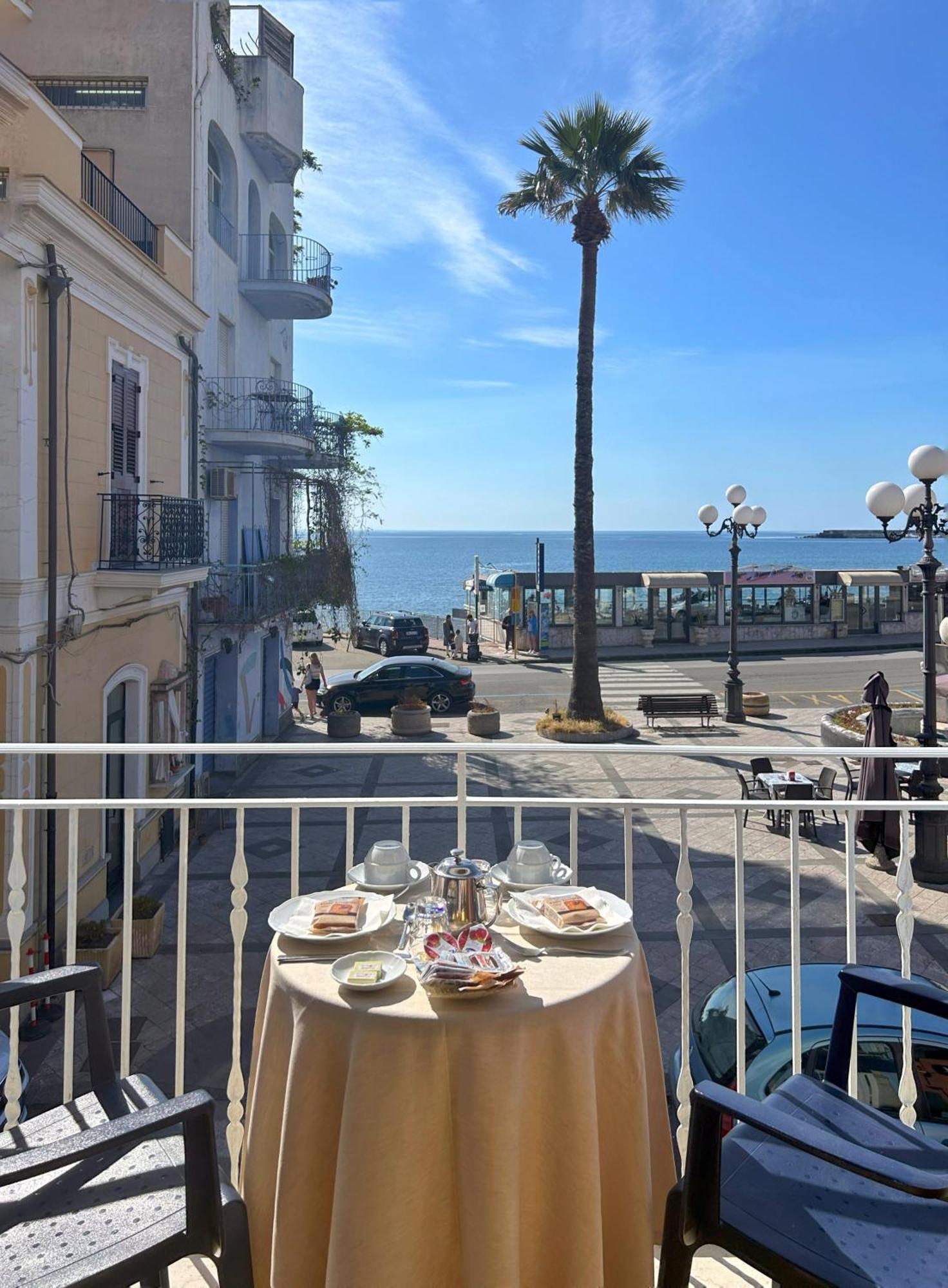 Bed and Breakfast La Piazzetta Джардини-Наксос Экстерьер фото