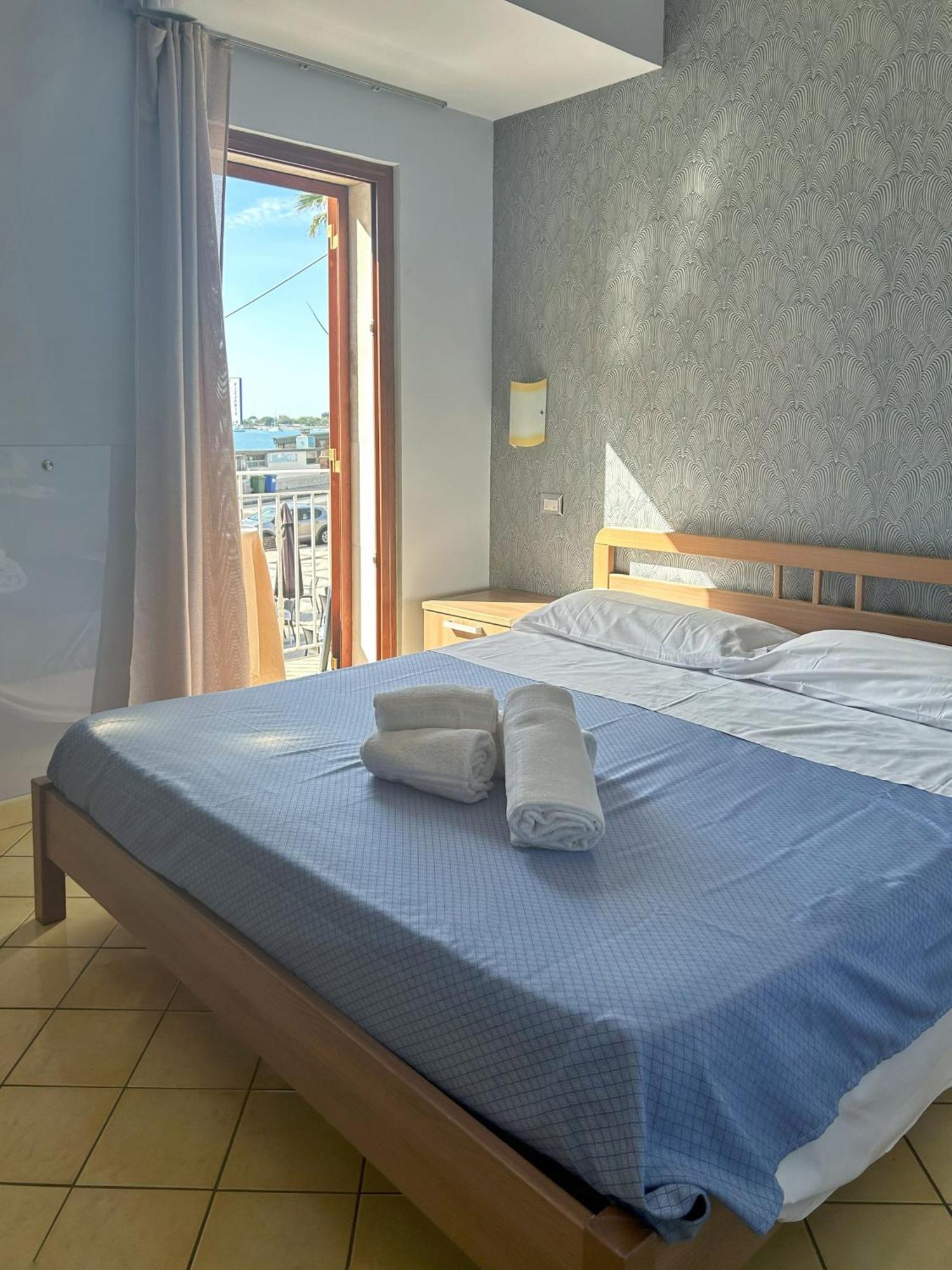 Bed and Breakfast La Piazzetta Джардини-Наксос Экстерьер фото