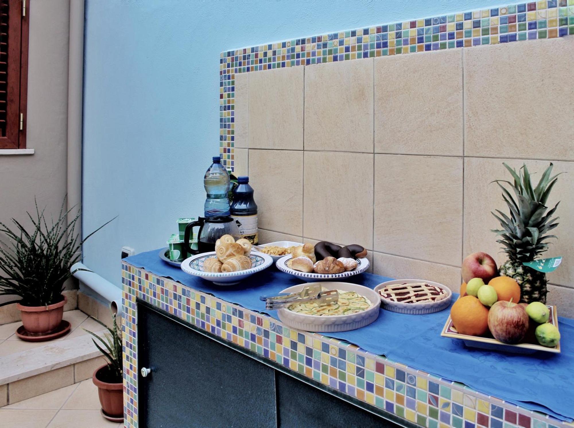 Bed and Breakfast La Piazzetta Джардини-Наксос Экстерьер фото