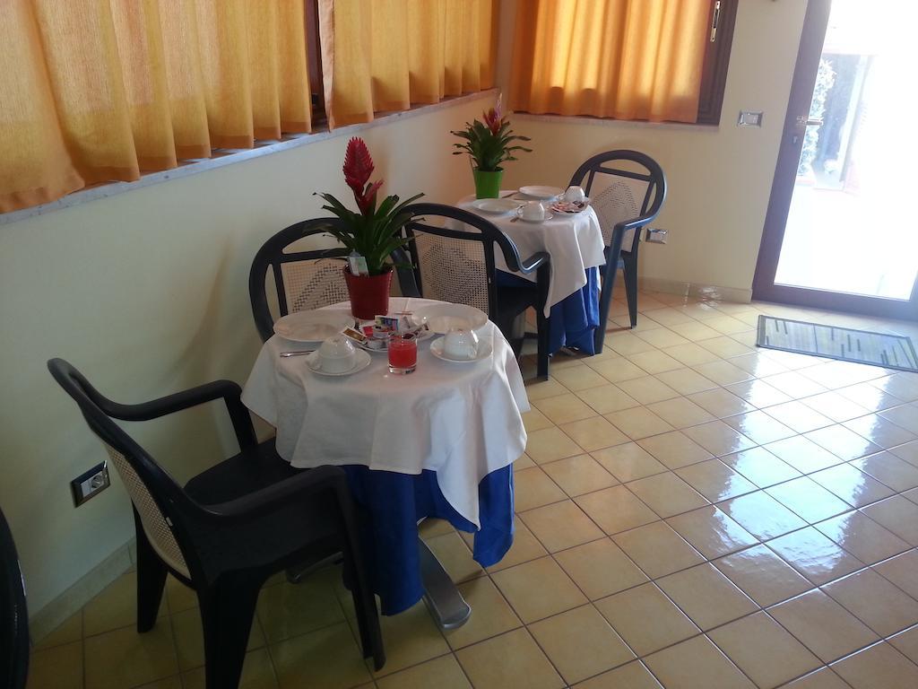 Bed and Breakfast La Piazzetta Джардини-Наксос Экстерьер фото